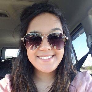 Meet your Posher, Juanita